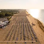 Lägenhet Bright With Terrace In Bibione