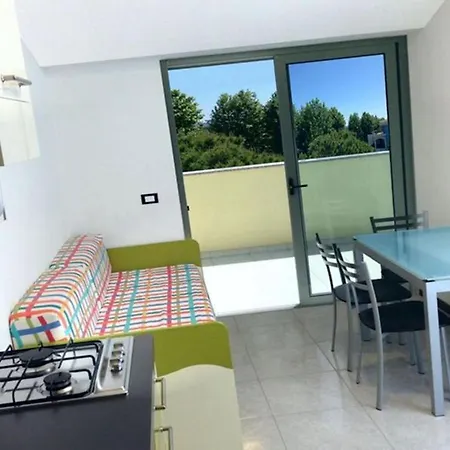 Bright With Terrace In Lägenhet Bibione